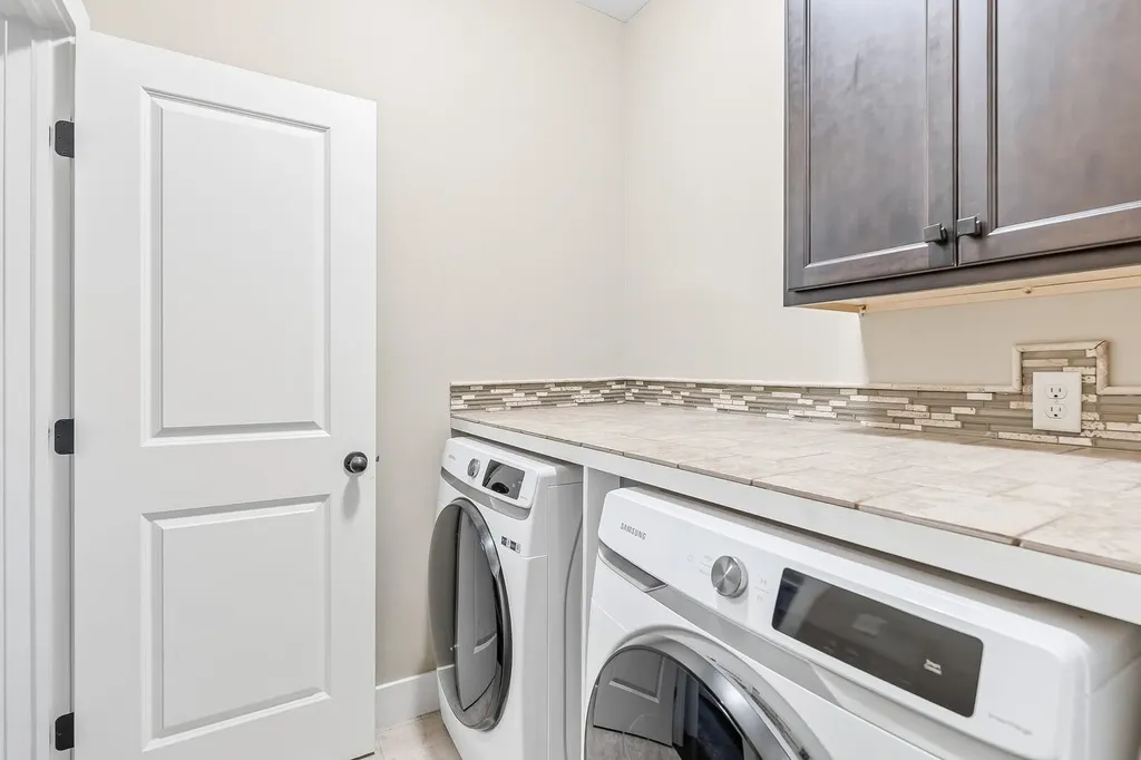 2511 N Ridgehurst Wichita KS 67228