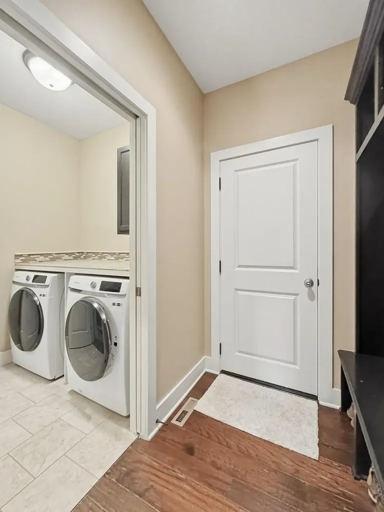 2511 N Ridgehurst Wichita KS 67228