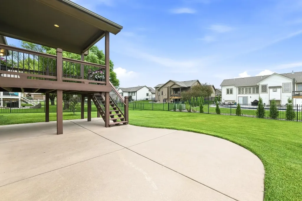 2511 N Ridgehurst Wichita KS 67228