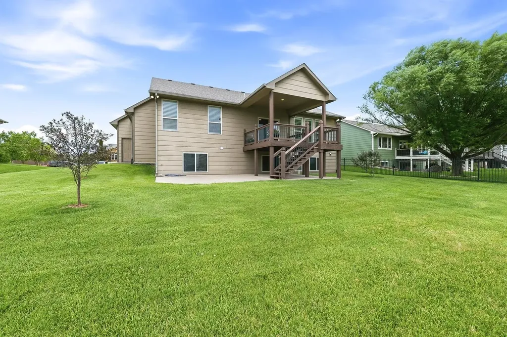 2511 N Ridgehurst Wichita KS 67228