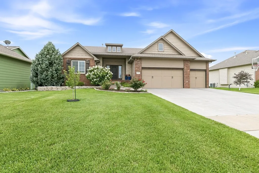 2511 N Ridgehurst Wichita KS 67228