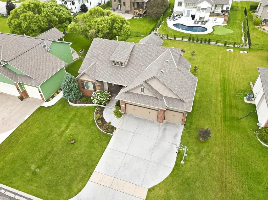 2511 N Ridgehurst Wichita KS 67228