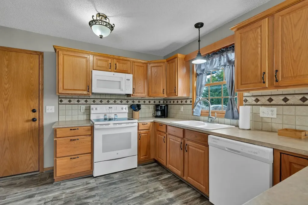 851 Meadowlark Lane Newton KS 67114