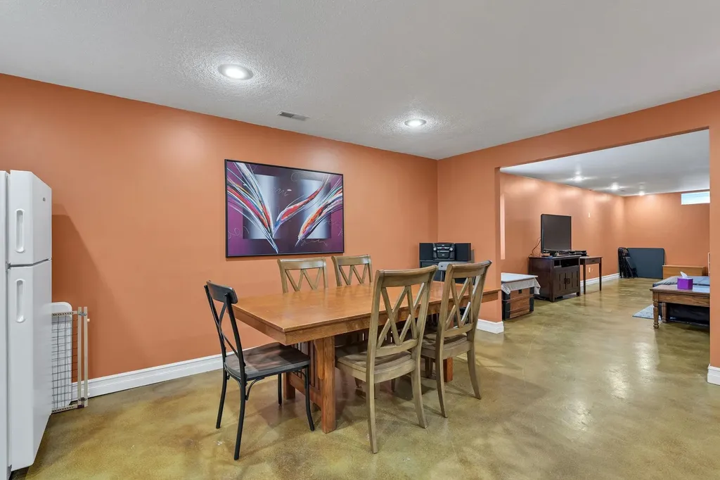 851 Meadowlark Lane Newton KS 67114