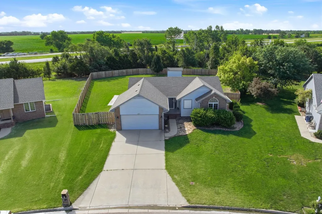 851 Meadowlark Lane Newton KS 67114