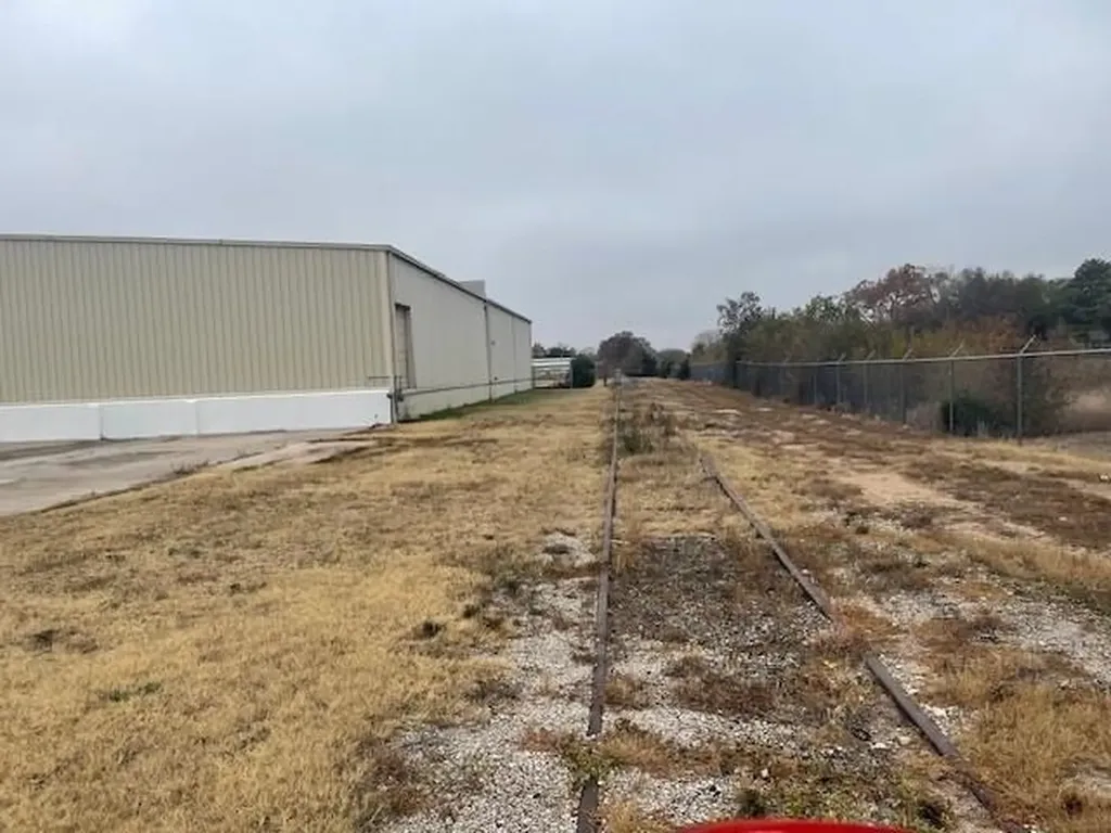 201 S Cedar Valley Center KS 67147
