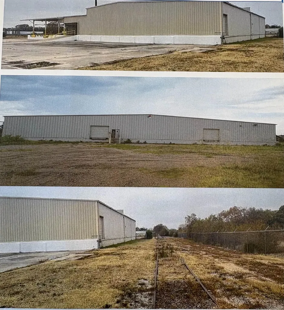201 S Cedar Valley Center KS 67147