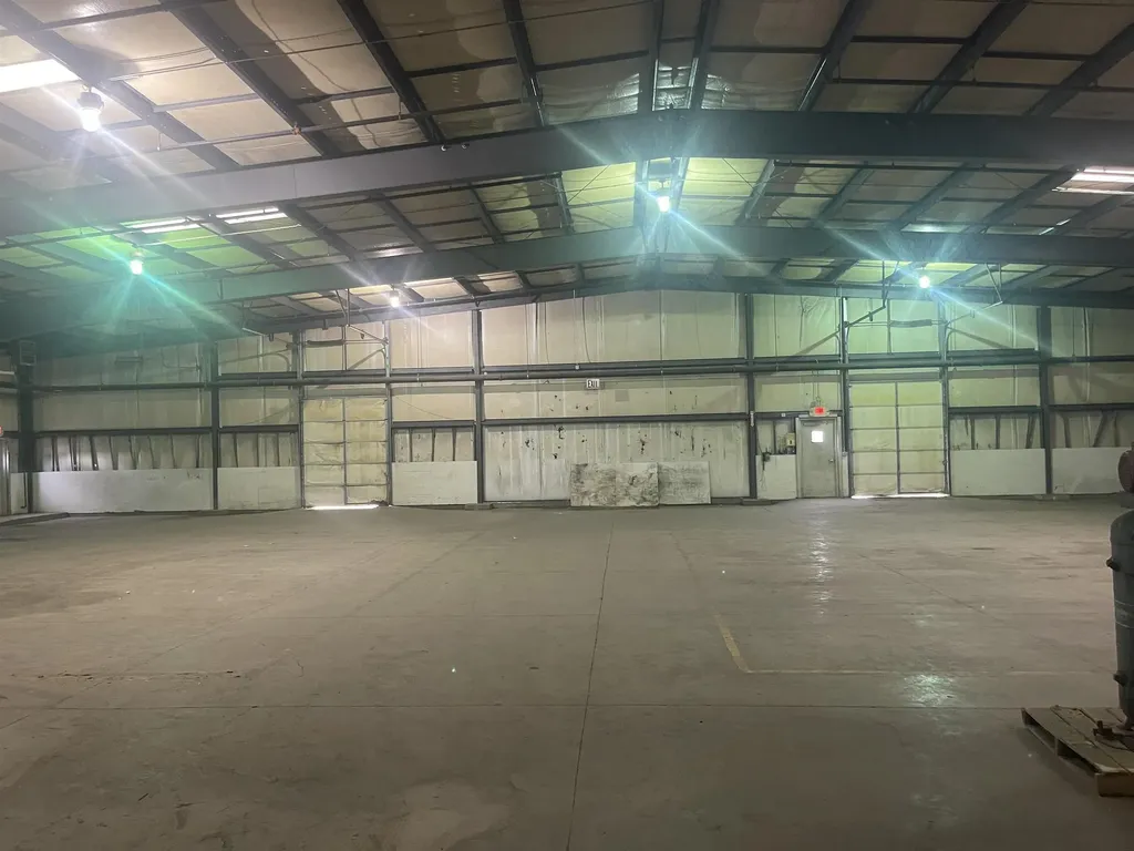 201 S Cedar Valley Center KS 67147