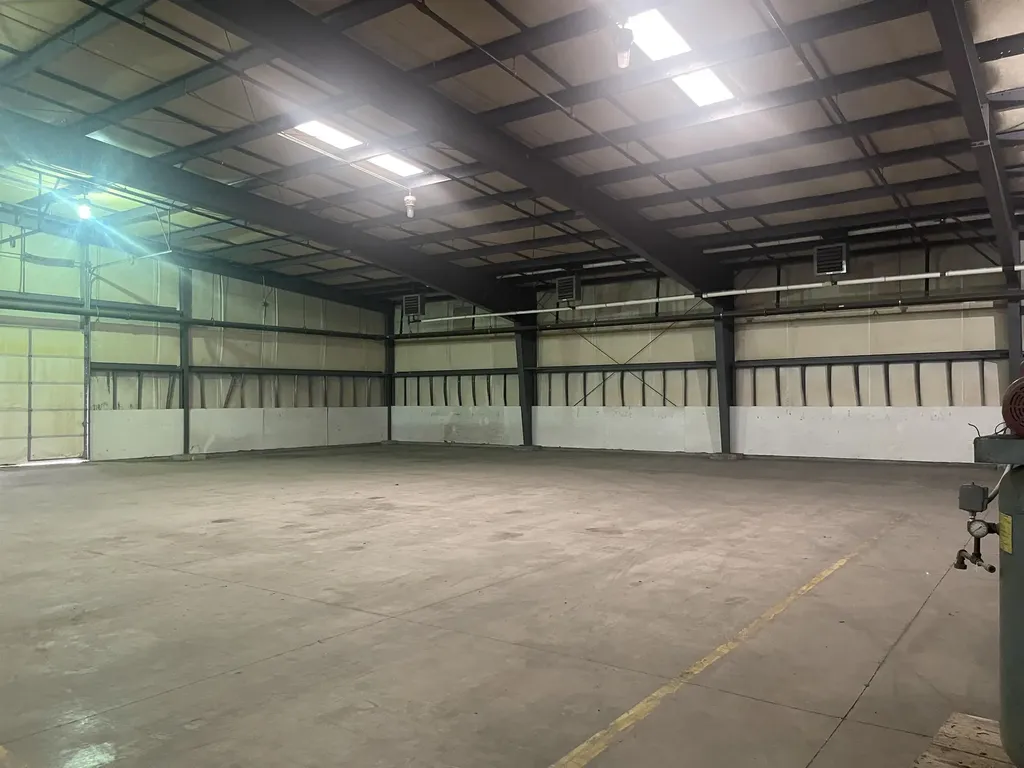 201 S Cedar Valley Center KS 67147