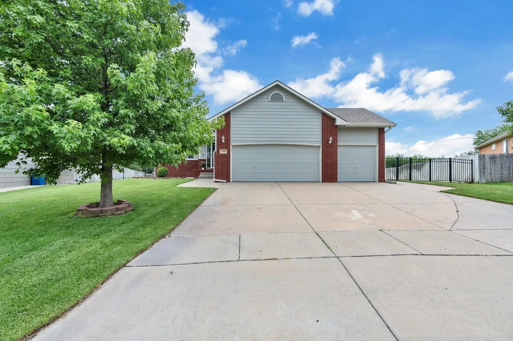 1509 S Shiloh Court Wichita KS 67207
