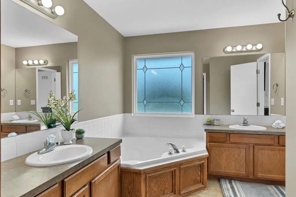 1509 S Shiloh Court Wichita KS 67207