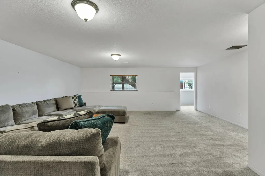 1509 S Shiloh Court Wichita KS 67207