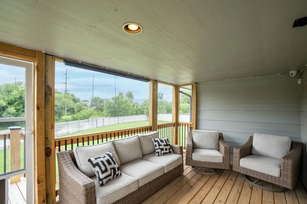 1509 S Shiloh Court Wichita KS 67207