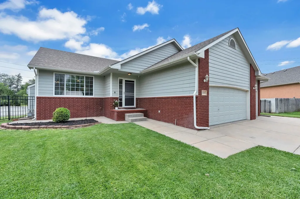 1509 S Shiloh Court Wichita KS 67207