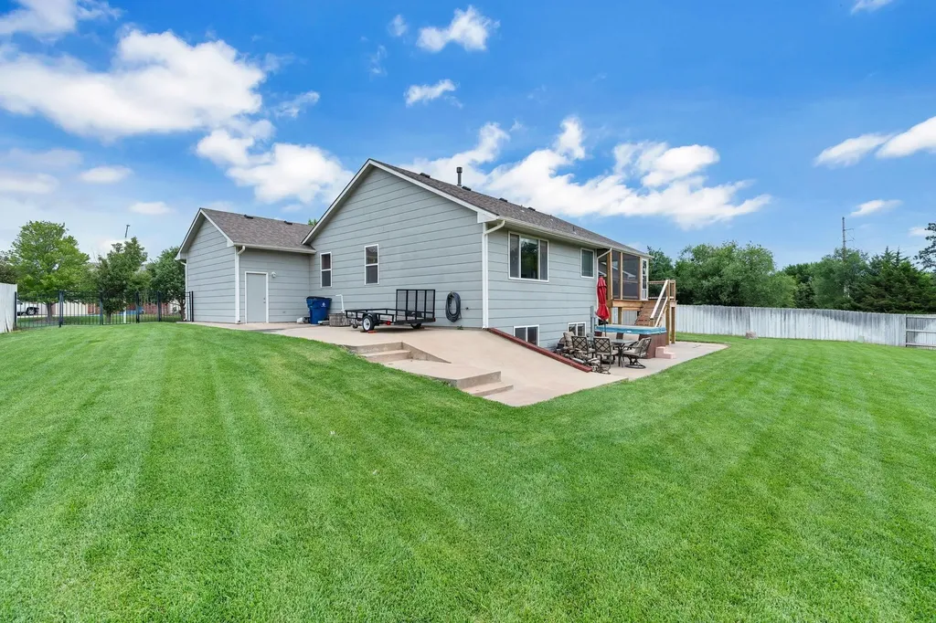 1509 S Shiloh Court Wichita KS 67207