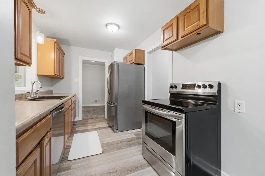 350 N Hillcrest Wichita KS 67208