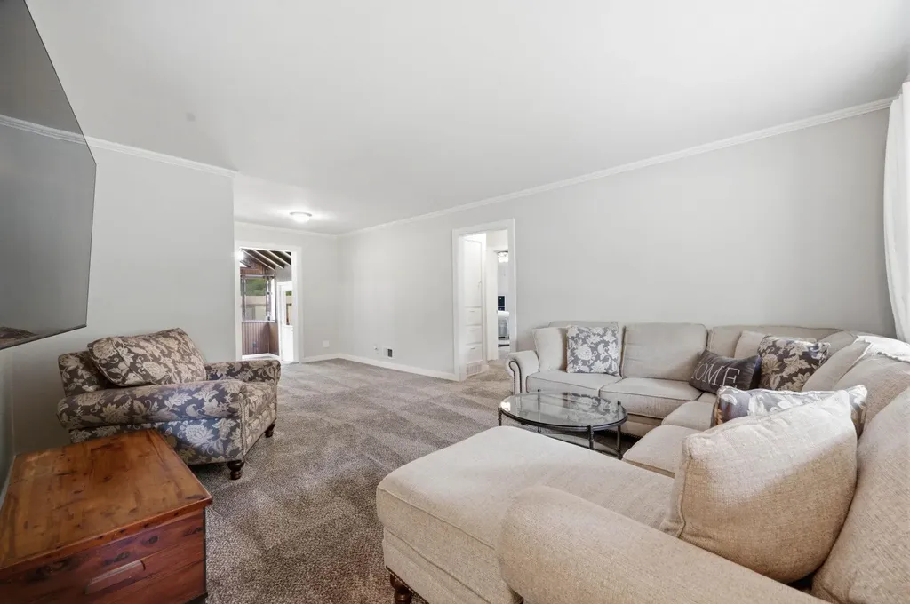 350 N Hillcrest Wichita KS 67208