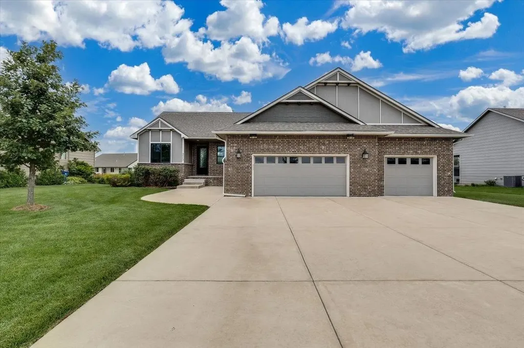 3513 N Bluestem Rose Hill KS 67133
