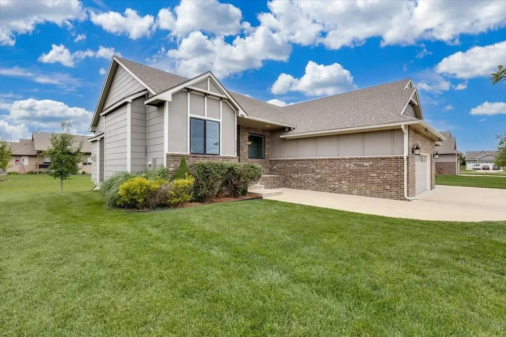 3513 N Bluestem Rose Hill KS 67133
