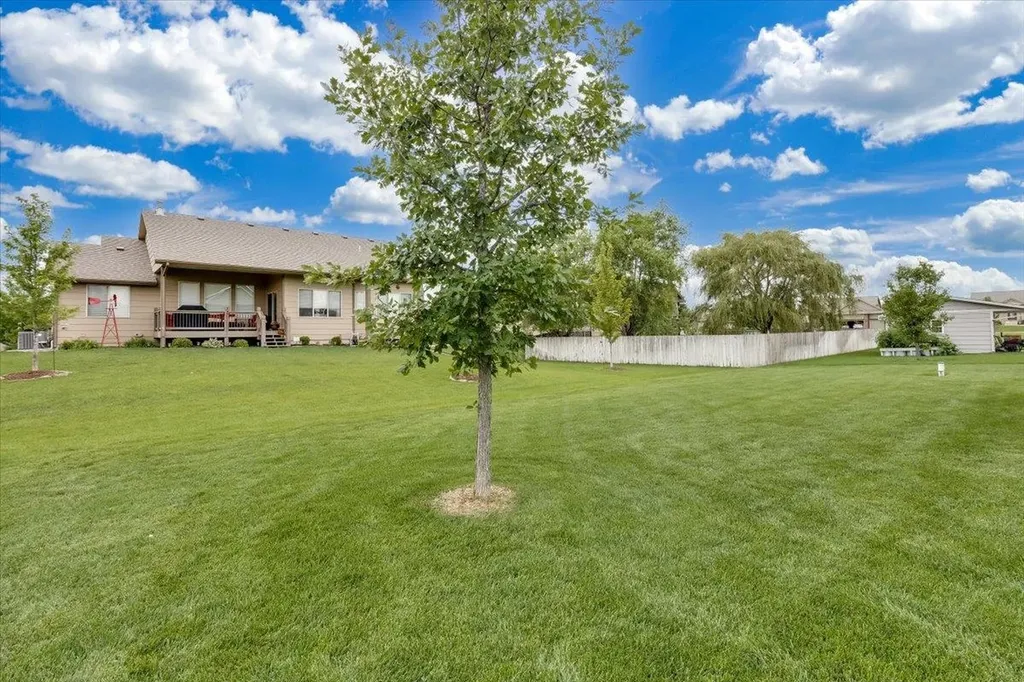 3513 N Bluestem Rose Hill KS 67133