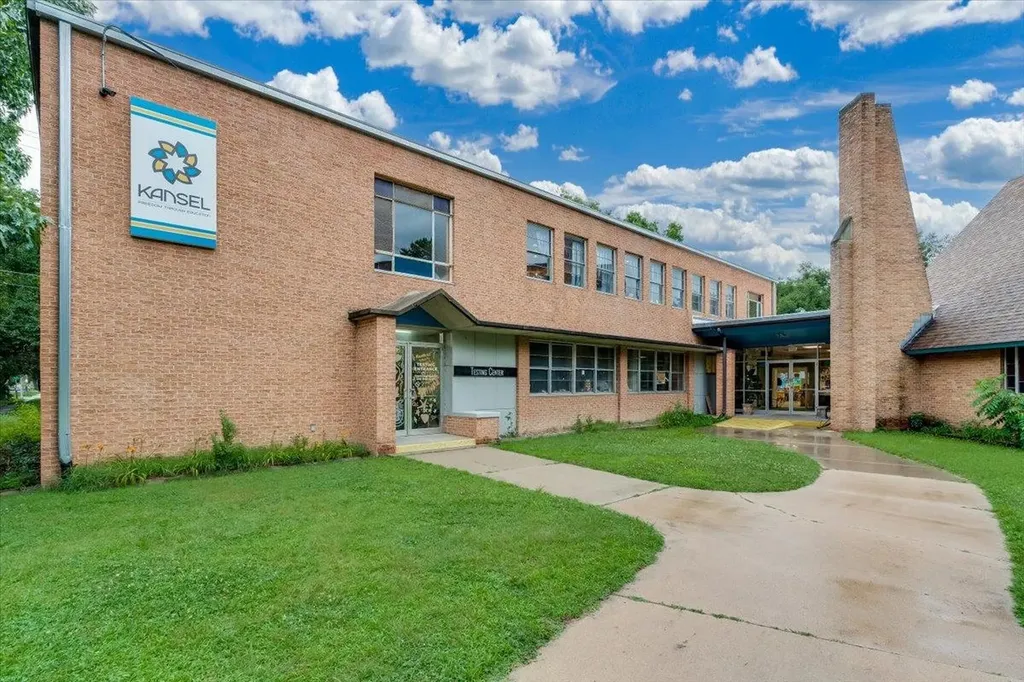1650 N Fairview Avenue Wichita KS 67203