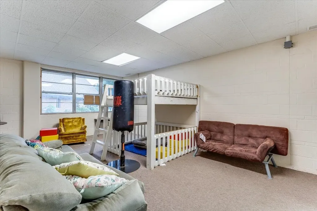 1650 N Fairview Avenue Wichita KS 67203