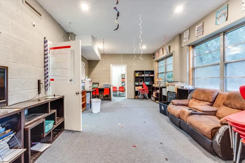 1650 N Fairview Avenue Wichita KS 67203