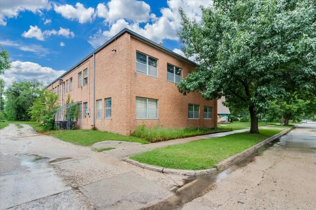 1650 N Fairview Avenue Wichita KS 67203