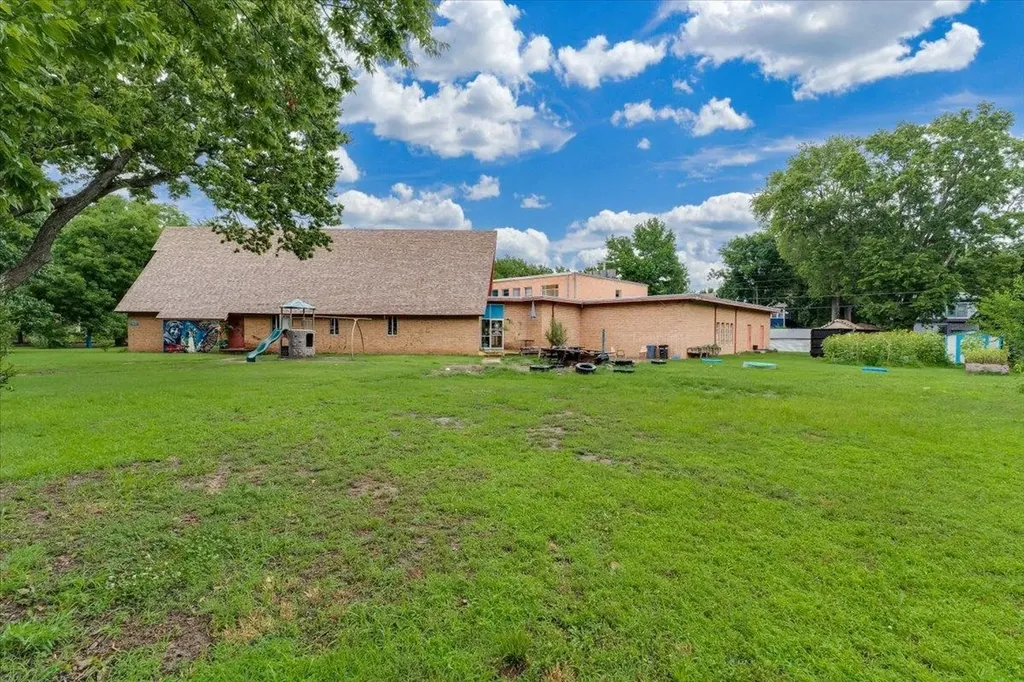 1650 N Fairview Avenue Wichita KS 67203