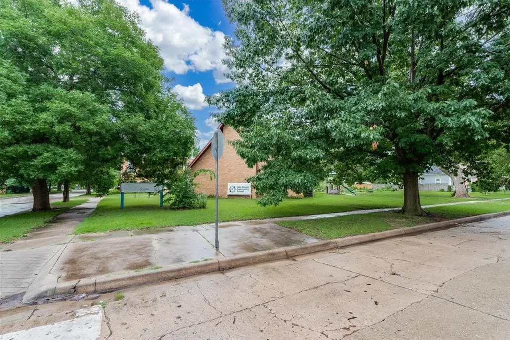 1650 N Fairview Avenue Wichita KS 67203