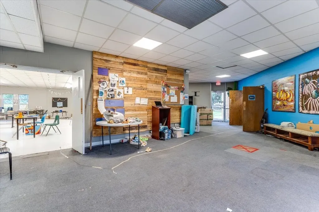 1650 N Fairview Avenue Wichita KS 67203