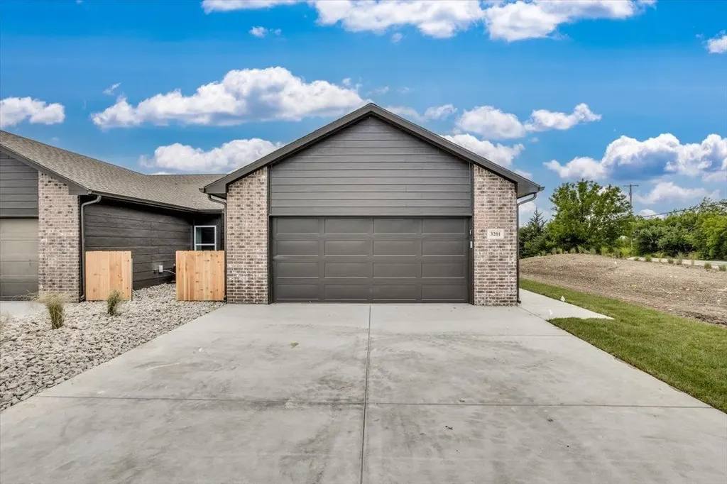 3331 E Thunder Street Wichita KS 67220