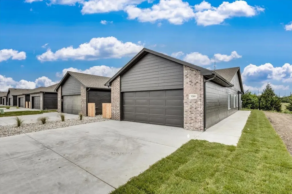 3331 E Thunder Street Wichita KS 67220