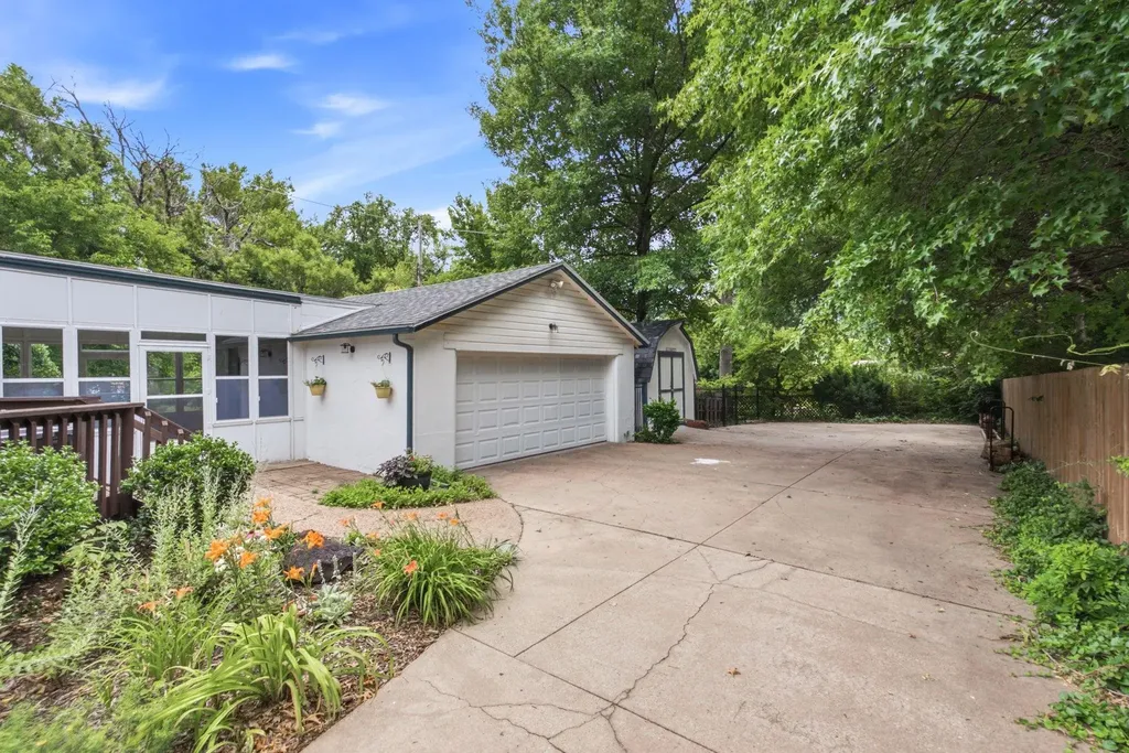 2313 S George Washington Boulevard Wichita KS 67218