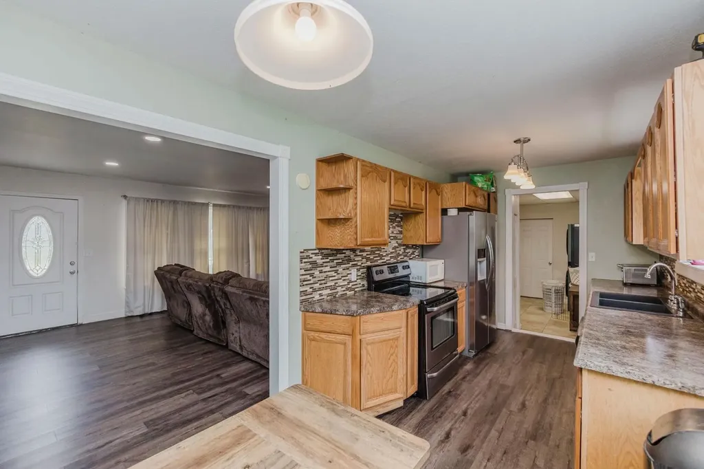 6056 N Sullivan Avenue Wichita KS 67204