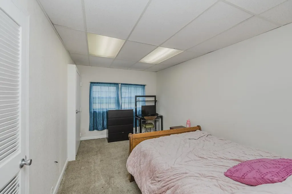 6056 N Sullivan Avenue Wichita KS 67204
