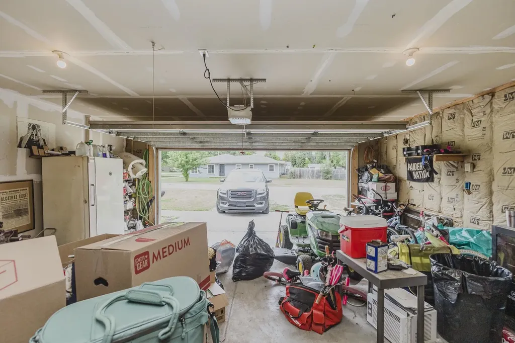 6056 N Sullivan Avenue Wichita KS 67204