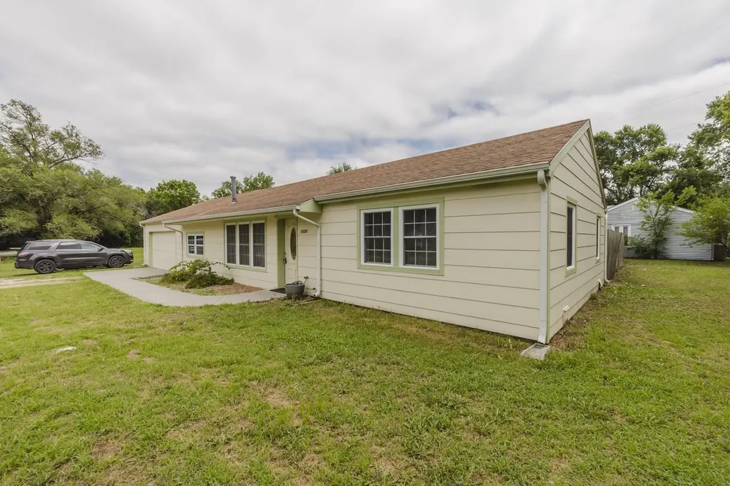 6056 N Sullivan Avenue Wichita KS 67204