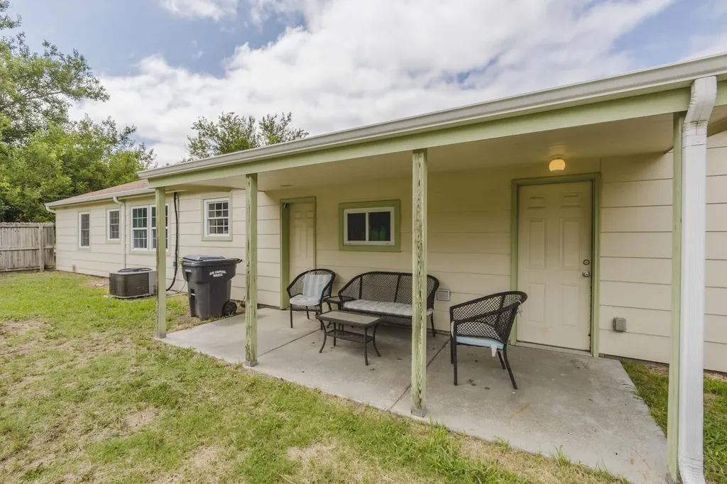 6056 N Sullivan Avenue Wichita KS 67204