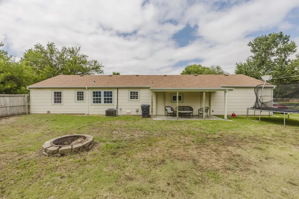 6056 N Sullivan Avenue Wichita KS 67204