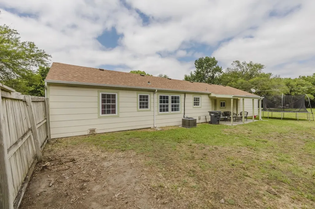 6056 N Sullivan Avenue Wichita KS 67204