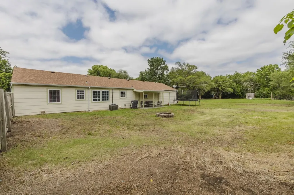 6056 N Sullivan Avenue Wichita KS 67204