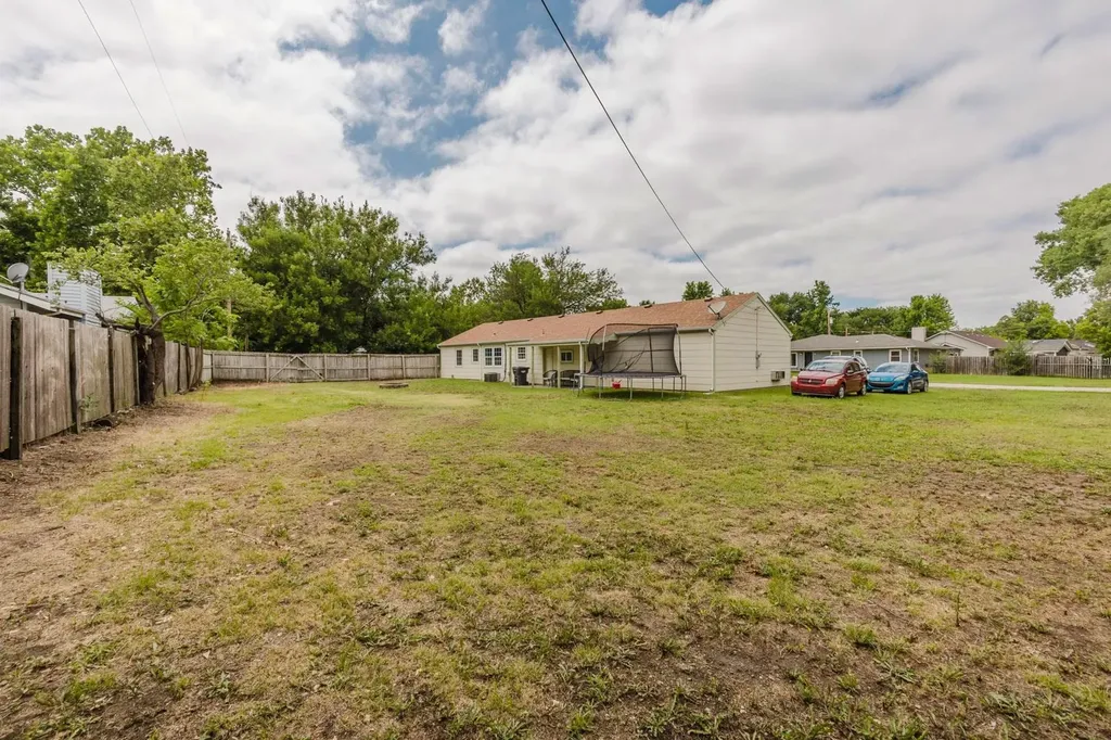6056 N Sullivan Avenue Wichita KS 67204