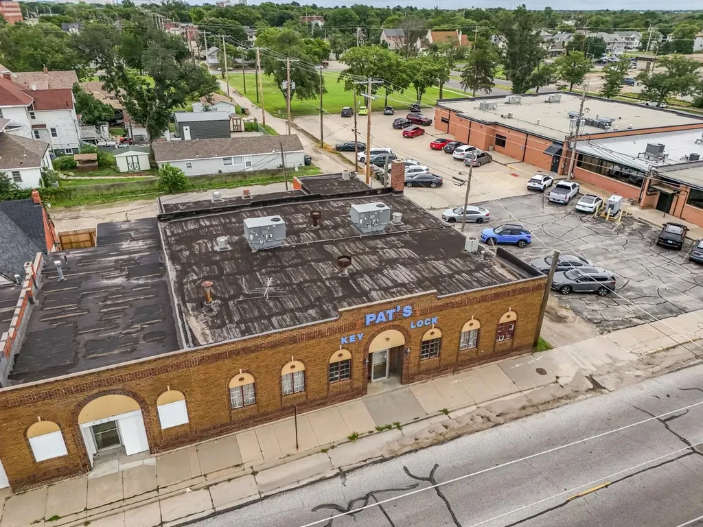 110 N Poplar Hutchinson KS 67501