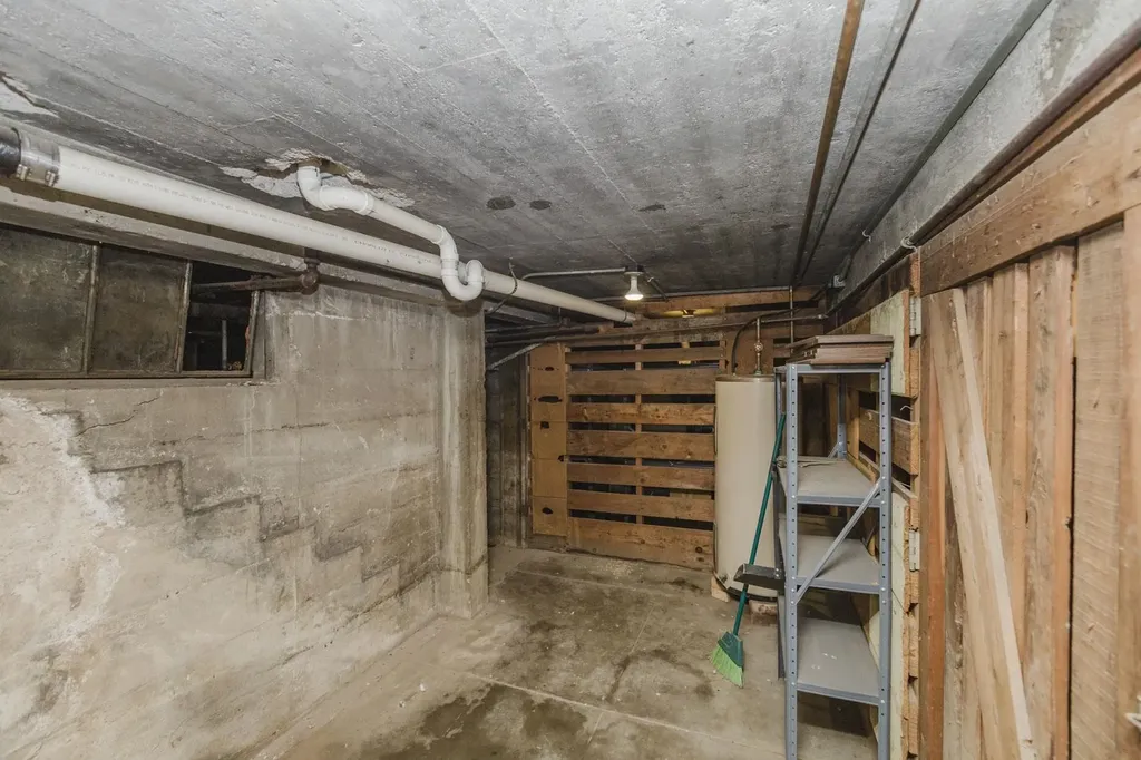 110 N Poplar Hutchinson KS 67501