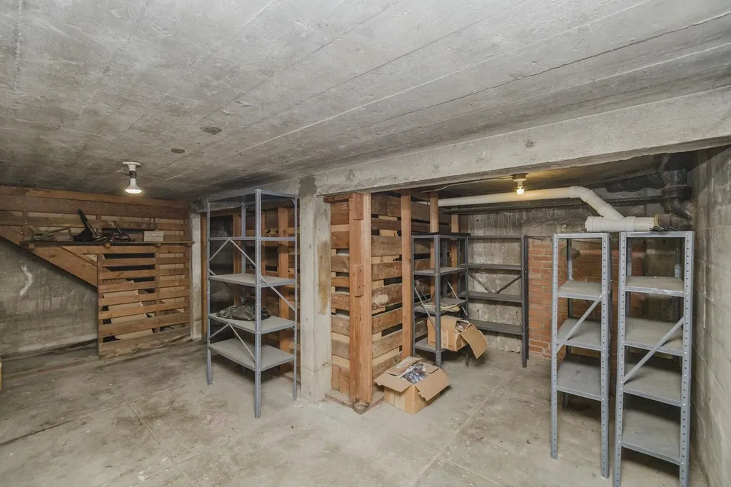 110 N Poplar Hutchinson KS 67501
