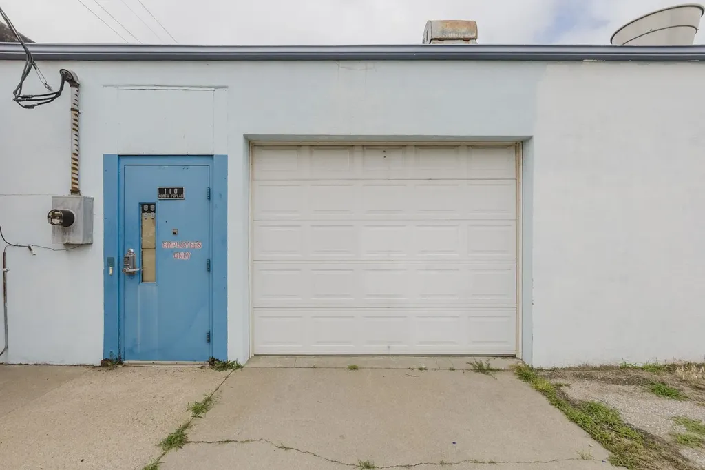 110 N Poplar Hutchinson KS 67501