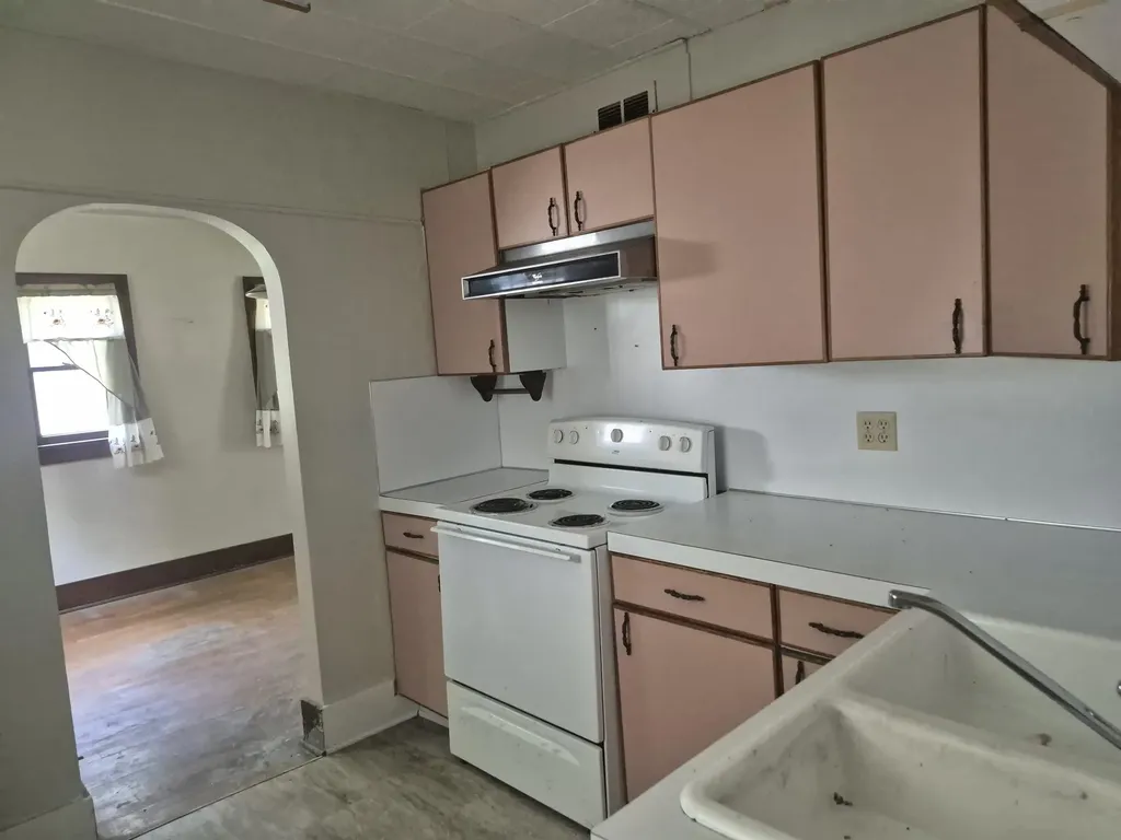 219 S Mulberry Eureka KS 67045