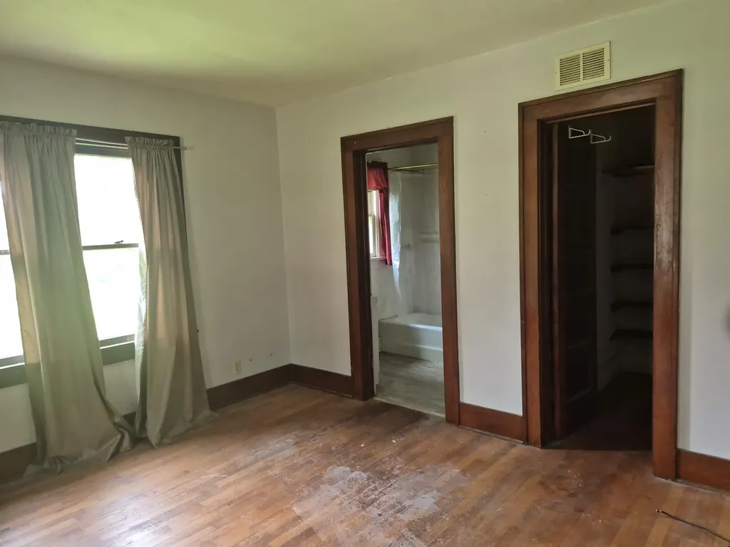 219 S Mulberry Eureka KS 67045