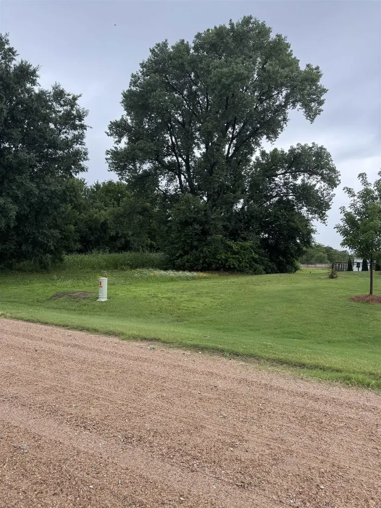 Lot 13 Block H Haysville KS 67060